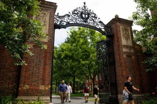 Bộ Giáo dục Mỹ mở cuộc điều tra về chính sách tuyển sinh của Đại học Harvard