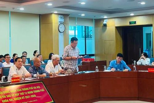 Kiến nghị thành phố xem xét, sớm xây dựng, cải tạo chợ Ngã Tư Sở