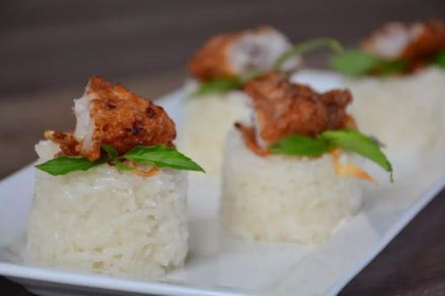 Khám phá đặc sản xôi chả mực Hạ Long thơm ngon nức tiếng