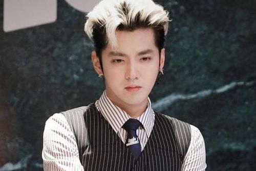 Sự thật thông tin chỗ ngồi tham dự phiên tòa xét xử Ngô Diệc Phàm bị rao bán