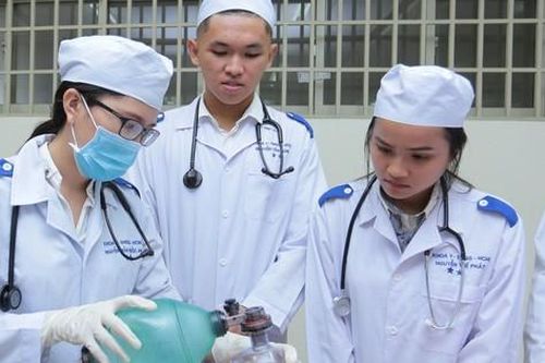 Điểm sàn khối ngành khoa học sức khỏe ở khu vực phía Nam: Trường nào cao nhất?