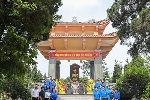 Hoạt động ý nghĩa của tuổi trẻ ĐH Quốc gia Hà Nội kỷ niệm ngày Thương binh Liệt sĩ