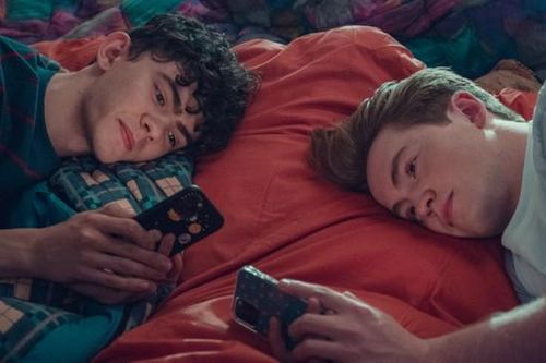 Trailer 'Heartstopper 2' đánh dấu nấc thang trưởng thành của cặp đôi Nick - Charlie