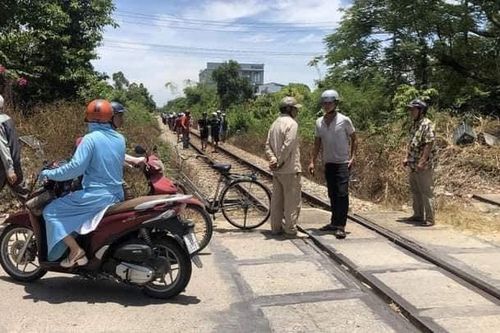 Va chạm với tàu hỏa, nam thanh niên tử vong thương tâm
