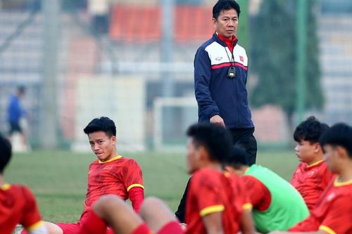 HLV Hoàng Anh Tuấn gặp khó khi tuyển quân cho đội U23 Việt Nam dự giải Đông Nam Á