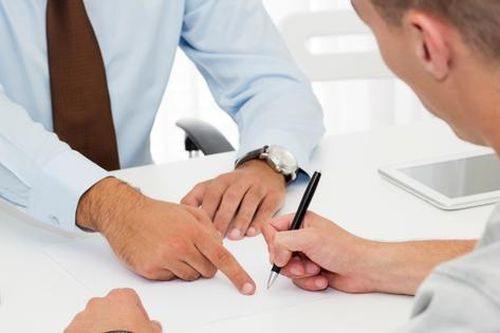 Điều kiện nhà đầu tư chuyển tiền ra nước ngoài