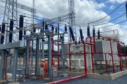 Đóng điện trạm biến áp 220 kV Tân Biên