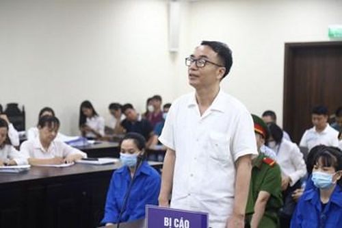 Cựu Phó cục trưởng Cục Quản lý thị trường Trần Hùng bị phạt 9 năm tù về tội 'Nhận hối lộ'