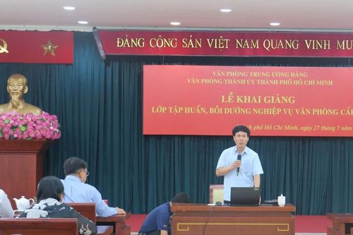 Tập huấn, bồi dưỡng nghiệp vụ văn phòng cấp ủy cho cán bộ
