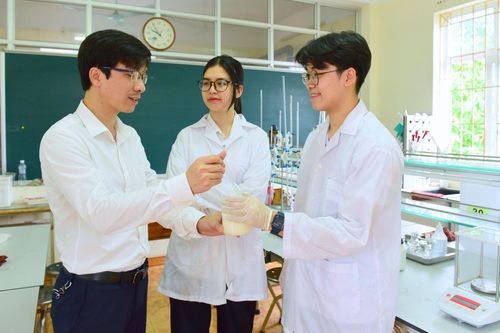 Phát huy truyền thống cha anh, trách nhiệm thiêng liêng