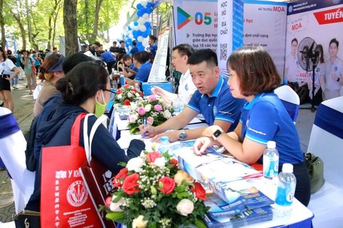 Chọn trường, ngành học cần cân nhắc yếu tố sở thích và tình hình thị trường