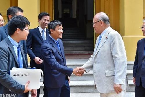 Thứ trưởng Thường trực Nguyễn Minh Vũ tiếp Cố vấn đặc biệt Liên minh Nghị sỹ hữu nghị Nhật-Việt Takebe Tsutomu