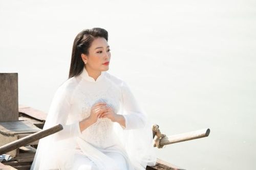 Ca sĩ Huyền Trang ra MV 'Bến sông đợi chờ' nhân ngày Thương binh liệt sỹ 27/7