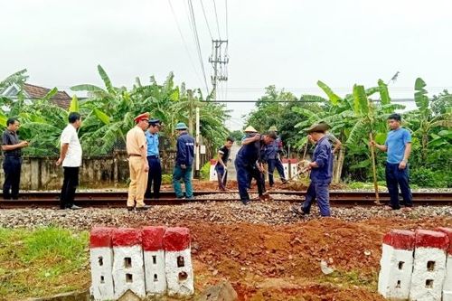 Kỳ 2: Đồng bộ giải pháp hạn chế tai nạn giao thông đường sắt
