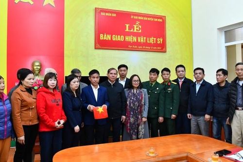 Chữa lành vết thương chiến tranh, viết nên câu chuyện nhân văn về tình người