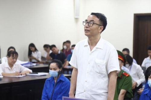 Cựu Phó Cục trưởng Cục Quản lý thị trường Trần Hùng bị phạt 9 năm tù về tội 'Nhận hối lộ'