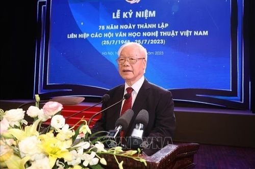 Văn nghệ phải chiếu sáng cuộc sống