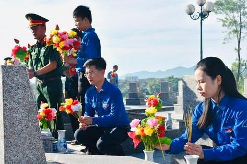 Nhiều hoạt động tri ân của tuổi trẻ Hà Tĩnh