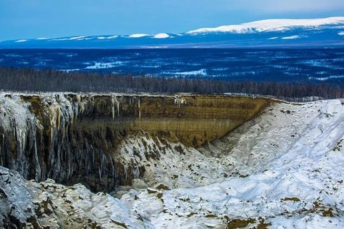 Tiết lộ cảnh quay 'cổng vào thế giới ngầm' đang phát triển của Siberia