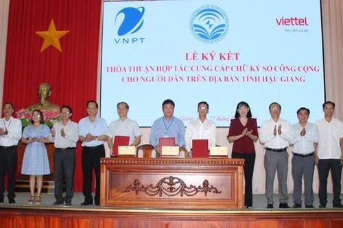 100% cán bộ ở Hậu Giang được cấp chứng thư số công cộng