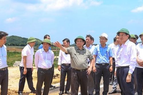 Thủ tướng khảo sát tuyến đường Đông – Tây của tỉnh Ninh Bình