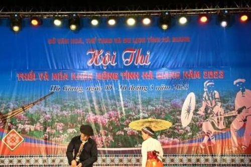Duy trì tổ chức các lễ hội, khôi phục nghề truyền thống của đồng bào DTTS