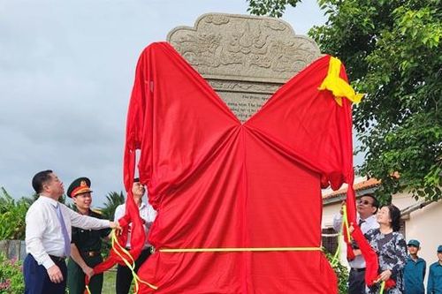 Khánh thành bia tiểu sử di tích Đình Tân Đông