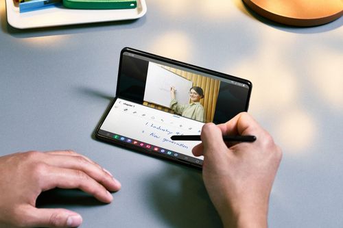 Samsung chinh phục người dùng trẻ: Từ smartphone gập đến hệ sinh thái 'mở'