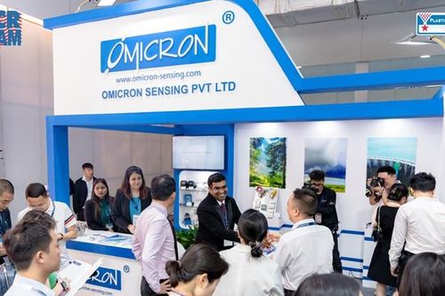 Triển lãm ngành nhựa, cao su và công nghệ HVAC 'hút' hàng ngàn khách tham quan