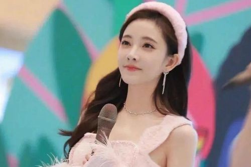Nữ ca sĩ từng kiếm được 100 tỷ/năm 'ở ẩn' vì bị ung thư