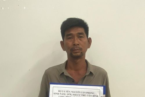 Ra đầu thú, người đàn ông khai đầu mối thuê mang 19kg nghi vàng
