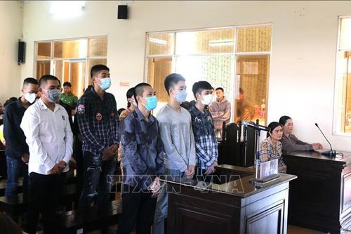 Bản án nghiêm khắc cho nhóm thanh thiếu niên dùng dao chém người