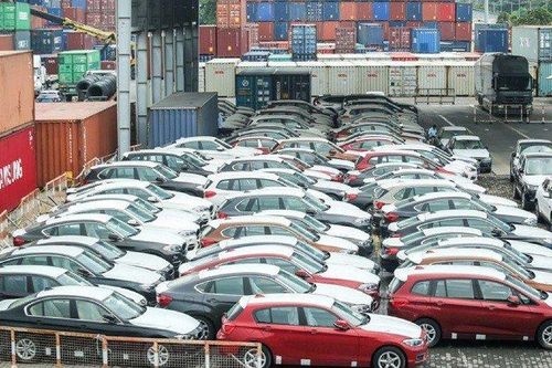 Sức tiêu thụ ô tô èo uột và giải pháp kích cầu
