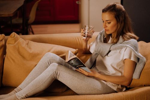 3 bí quyết giúp nàng 'cú đêm' ngủ muộn mà da vẫn láng mịn