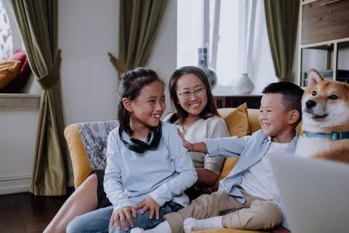 Sai lầm phổ biến nhiều cha mẹ mắc phải khiến con cái tự ti cả đời