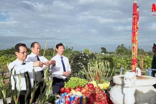 Tỉnh ủy, HĐND, UBND, UBMTTQVN tỉnh An Giang tổ chức Lễ viếng nghĩa trang liệt sĩ tỉnh, nhân kỷ niệm 76 năm Ngày Thương binh - Liệt sĩ 27/7
