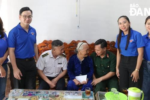Hành trình theo bước chân những người anh hùng