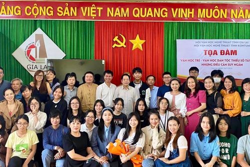 Chờ những cây bút trẻ về đề tài dân tộc thiểu số Tây Nguyên