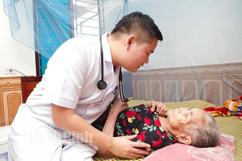 Tổ chức khám bệnh, cấp thuốc miễn phí nhân Ngày Thương binh, liệt sĩ
