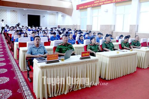 Trên 200 đoàn viên, thanh niên được tuyên truyền phòng chống các loại tội phạm và tệ nạn xã hội
