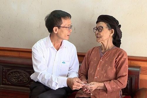 Công ty Supe Lâm Thao phụng dưỡng suốt đời Mẹ Việt Nam anh hùng