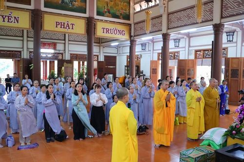 Chùa Diệu Pháp cúng dường trường hạ tại tỉnh Ninh Thuận và Khánh Hòa