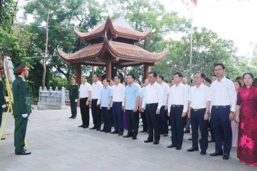 Thái Nguyên: Dâng hương tưởng nhớ các anh hùng liệt sĩ tại Khu di tích lịch sử quốc gia 27/7