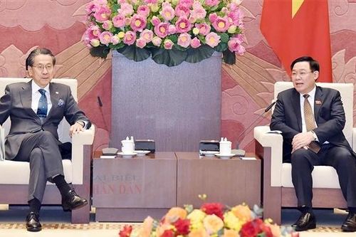 Chủ tịch Quốc hội Vương Đình Huệ tiếp Cố vấn đặc biệt của Nội các Chính phủ Nhật Bản