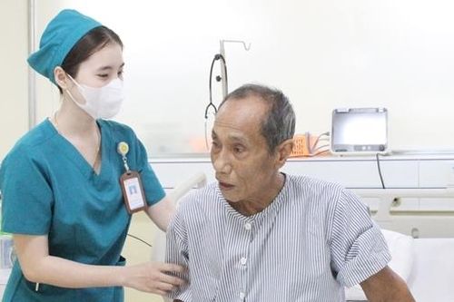Cứu sống người đàn ông U70 ở Bạc Liêu bị ong vò vẽ đốt hơn 120 vết