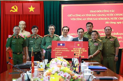 Đoàn Công an tỉnh Xaisomboun thăm và làm việc tại tỉnh Bắc Giang