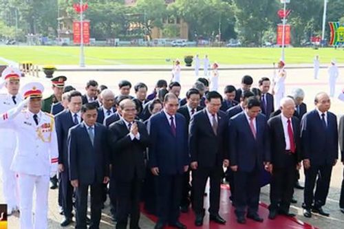 Lãnh đạo Đảng, Nhà nước và Hà Nội tưởng niệm Anh hùng liệt sĩ