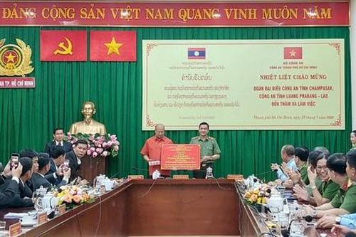 Công an TPHCM tiếp đoàn đại biểu Công an hai tỉnh Champasak và Luang Prabang - Lào