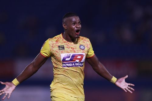 Đánh bại CLB Bình Định, Thanh Hóa tạm chiếm ngôi đầu bảng V-League