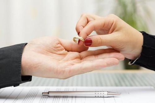 Cụ bà 83 tuổi vừa ly hôn chồng trẻ: 'Chúng tôi từng có đời sống tình dục tuyệt vời'